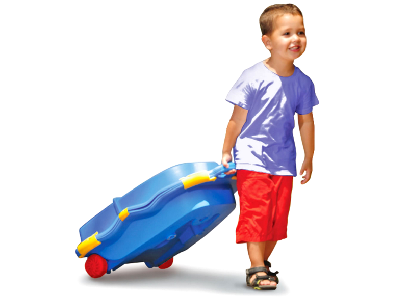 Illustration for article titled Traveling Is Far More Enjoyable When Your Suitcase Turns Into a Water Park